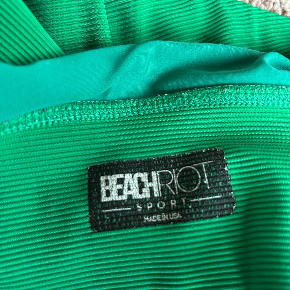Beach Riot Green Ribbed Sports Bra - Picture 3 of 3